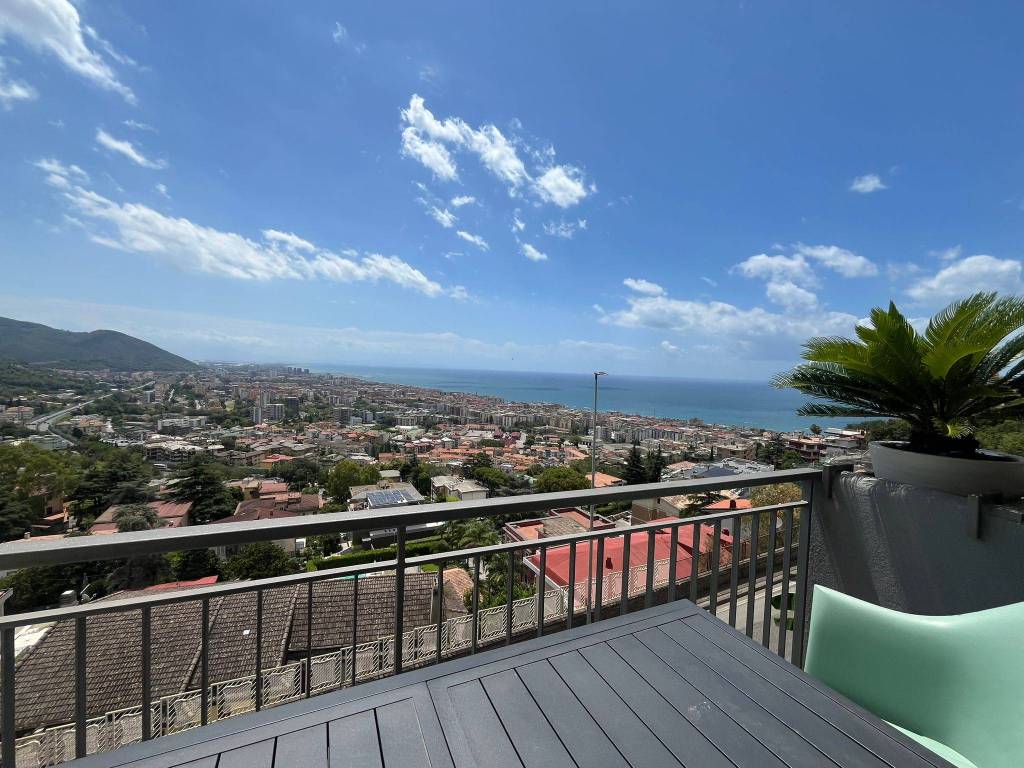 Appartamento a Salerno in Viale degli Eucalipti, 36 - Foto 3