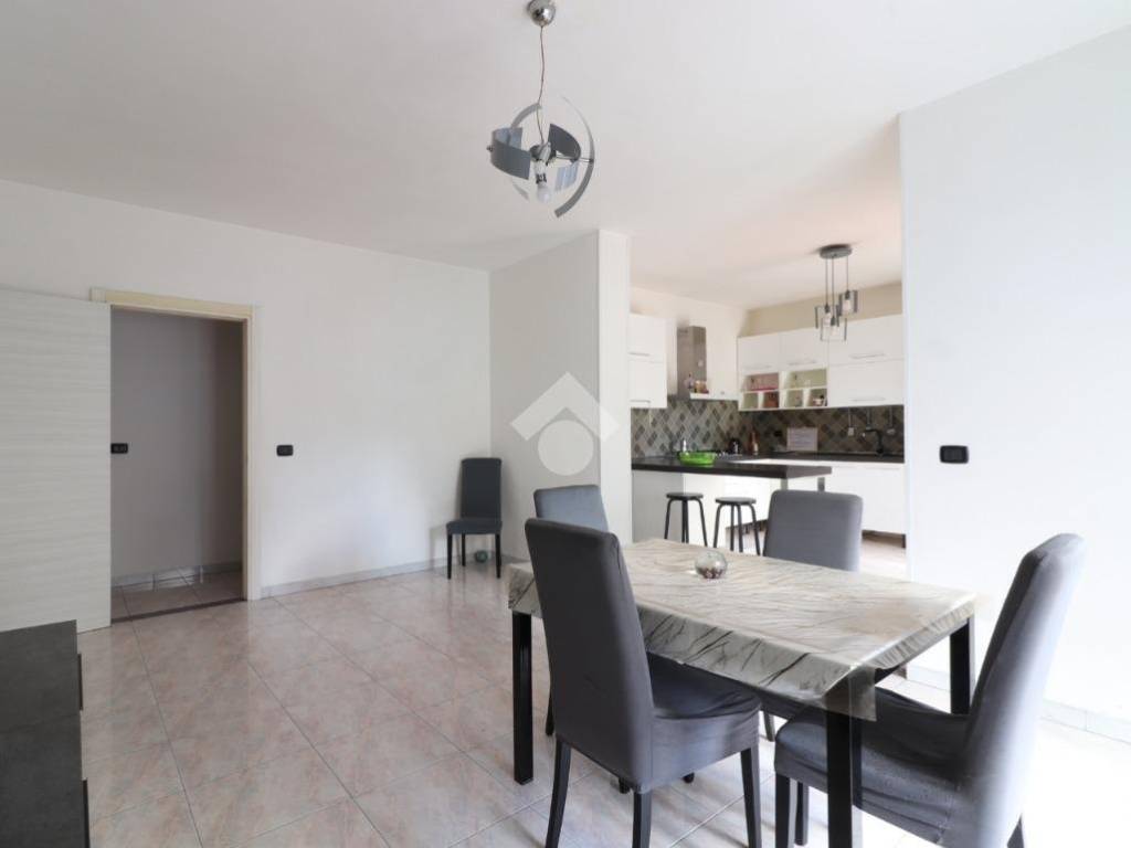 Appartamento a Teverola in Via II Dietro Corte - Foto 4