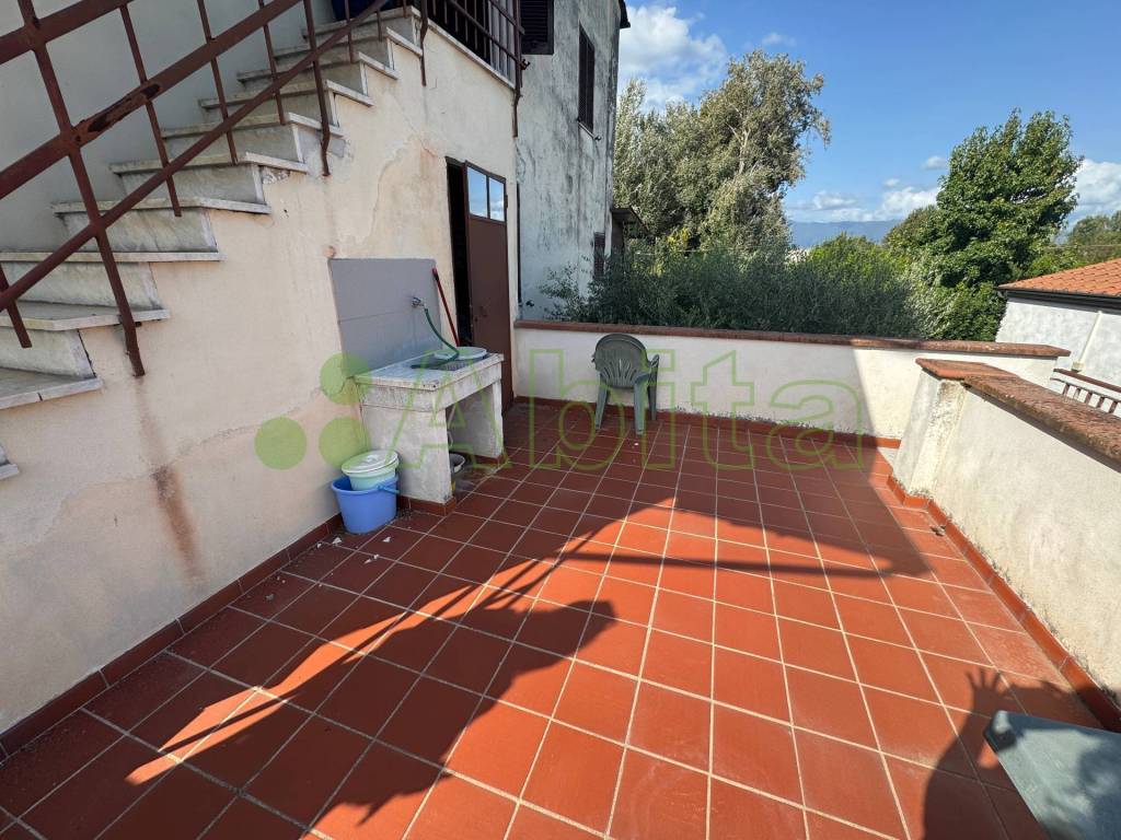 Appartamento a Lucca in VIA DI SORBANO DEL VESCOVO - Foto 2