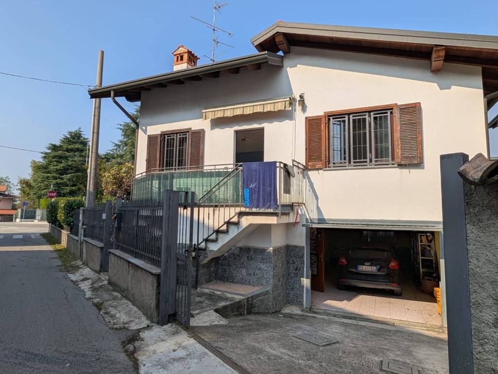 Villa a Uboldo in Via Giuseppe Verdi, 1 - Foto 2