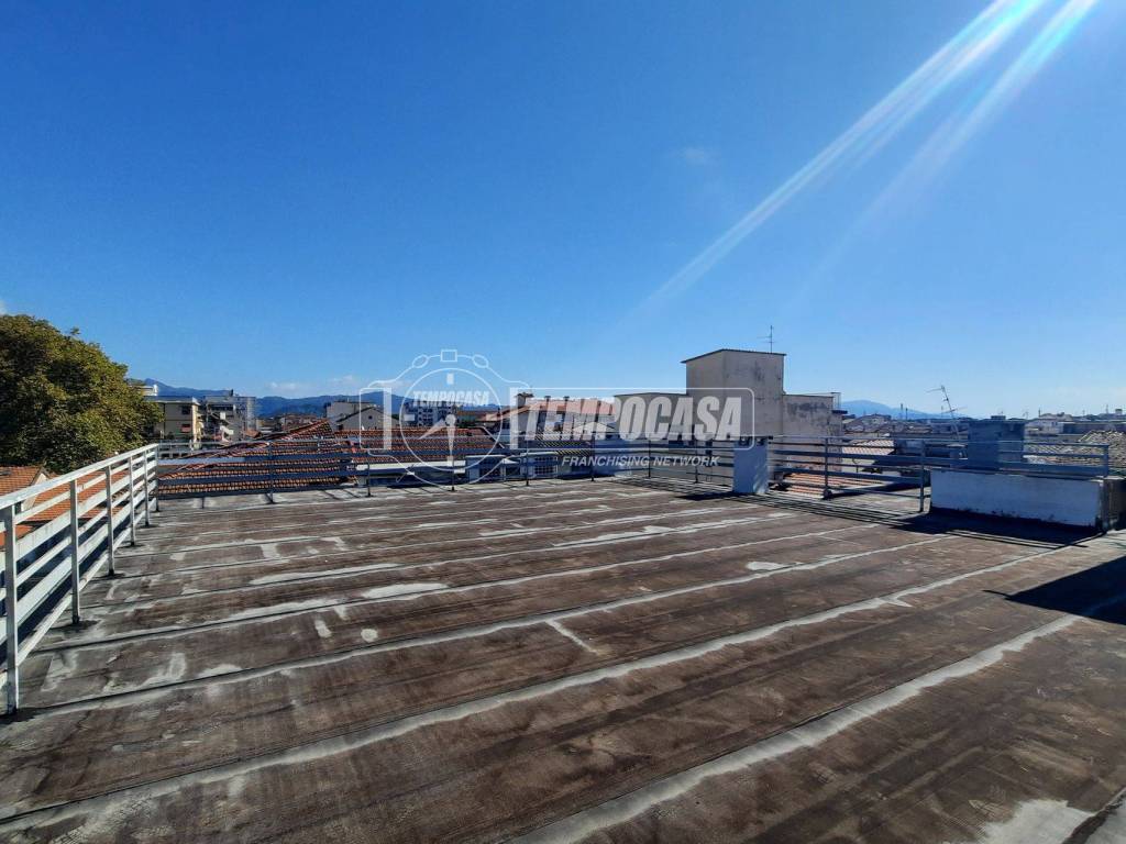 Appartamento a Viareggio in Via Alessandro Raffaelli, 17 - Foto 3