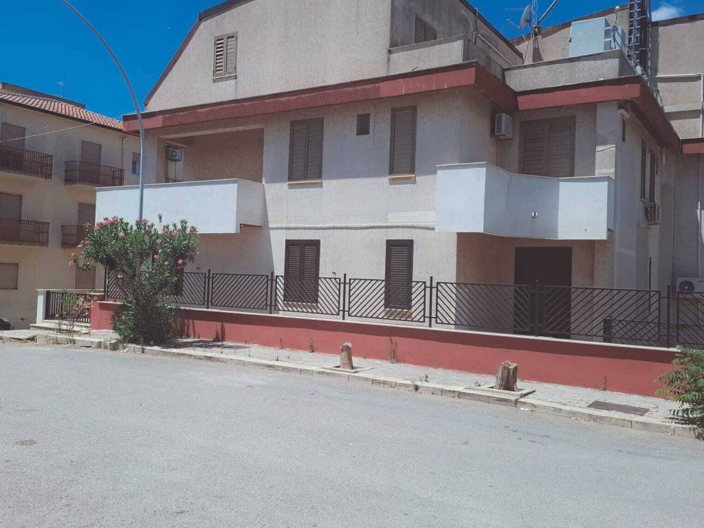 Palazzo / stabile a Canicattì - Foto 2