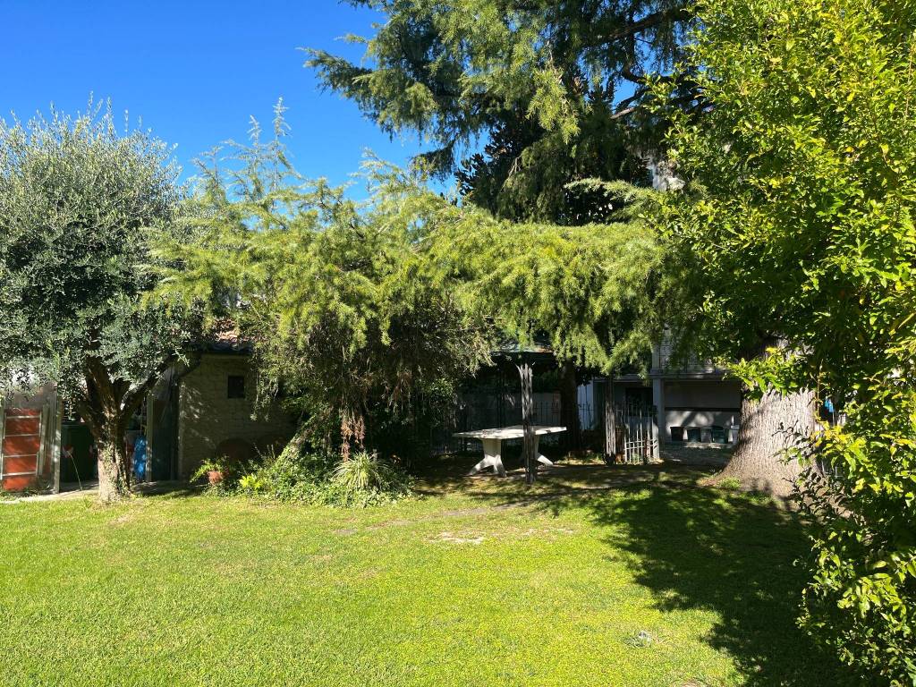 Villa a Lucca in Via Giovanni Sercambi - Foto 4