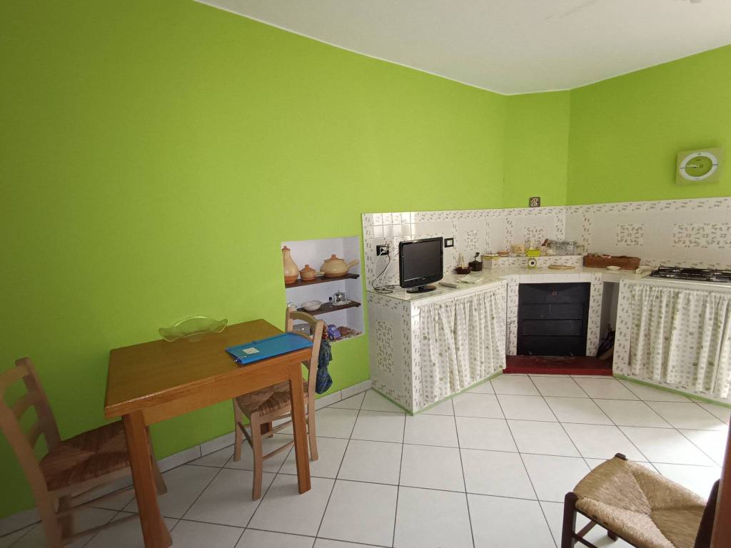 Appartamento a Lagonegro in Via Trinità, 28 - Foto 2