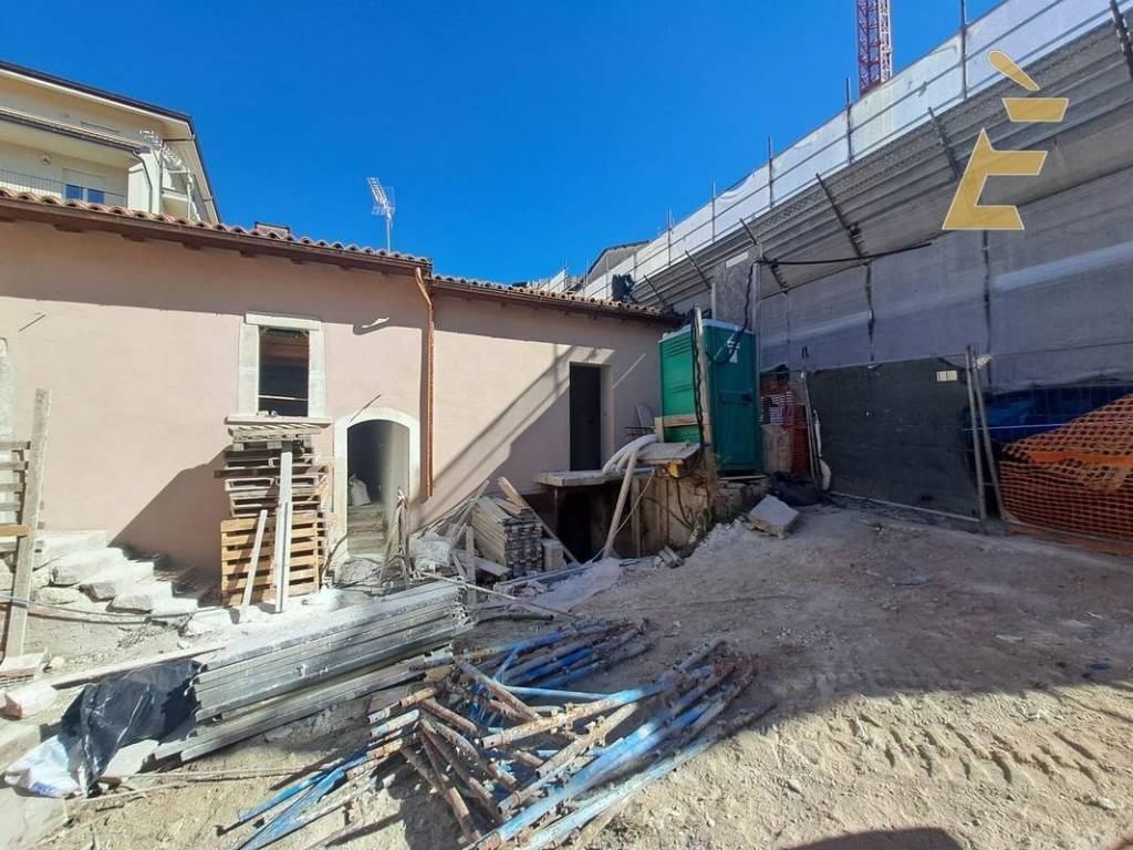 Appartamento a L'aquila in via degli albanesi, 4 - Foto 2