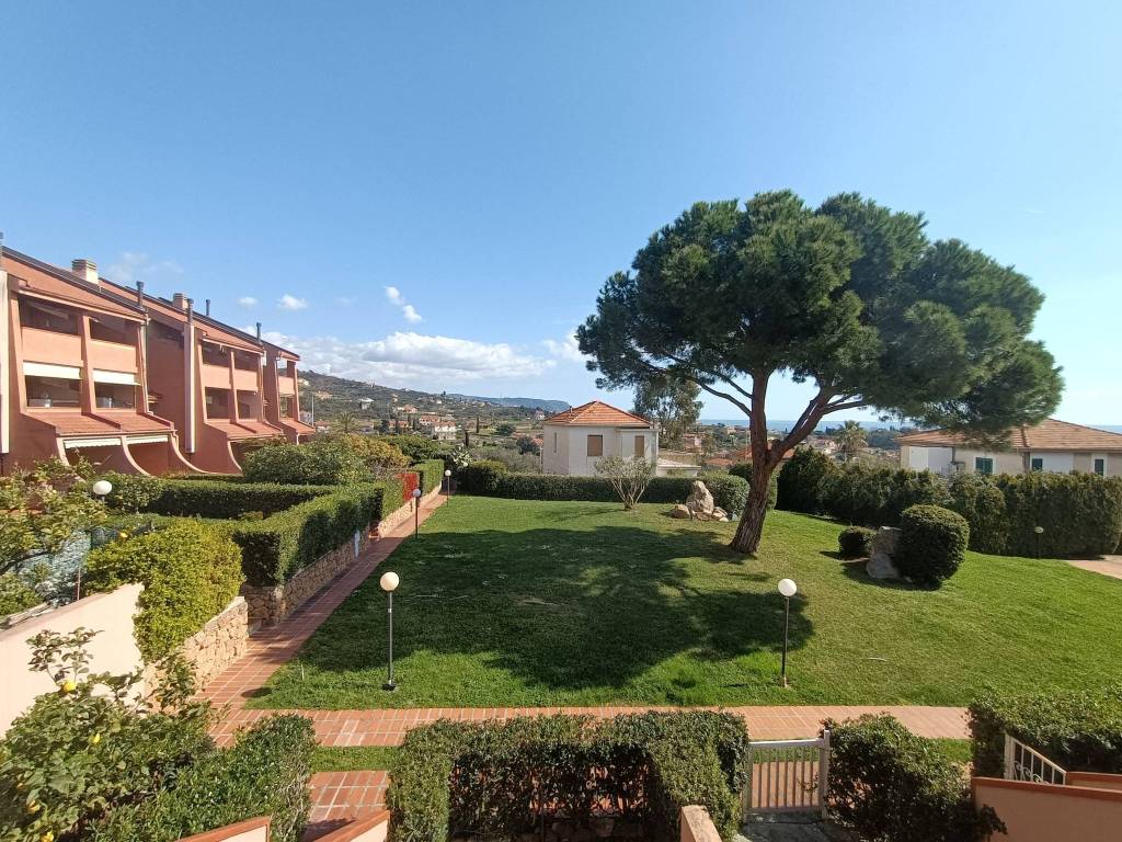 Appartamento a Loano in Viale Enrico Toti, 79 - Foto 2