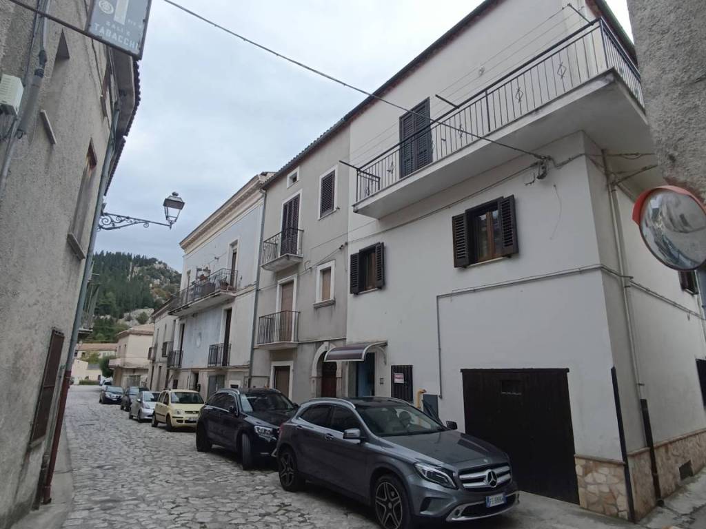 Casa indipendente a Padula in Via Duca degli Abruzzi - Foto 2