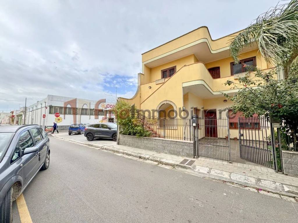 Casa indipendente a San pietro vernotico in Via Don Luigi Sturzo, 23 - Foto 4