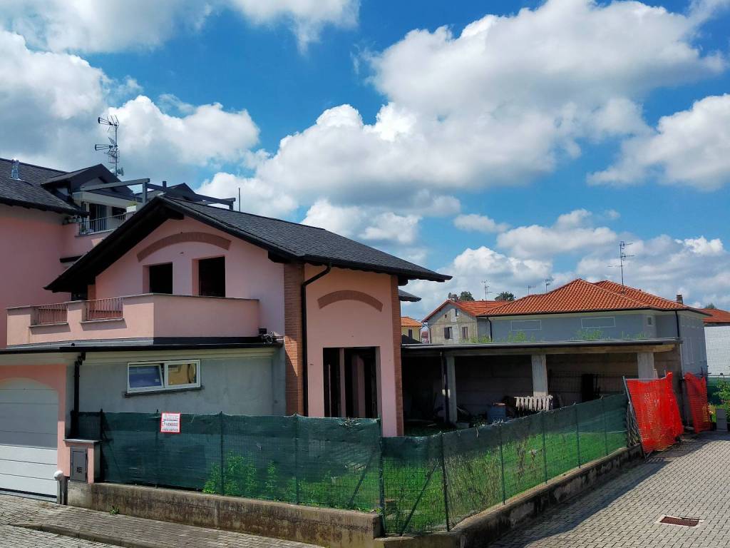 Casa indipendente a Carnago in Via Giuseppe Garibaldi, 80 - Foto 3