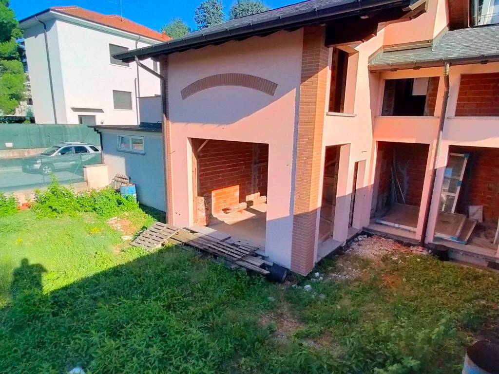 Casa indipendente a Carnago in Via Giuseppe Garibaldi, 80 - Foto 4