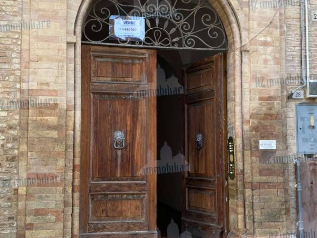 Immobile a Civitanova marche in piazza della Libertà 28 - Foto 2