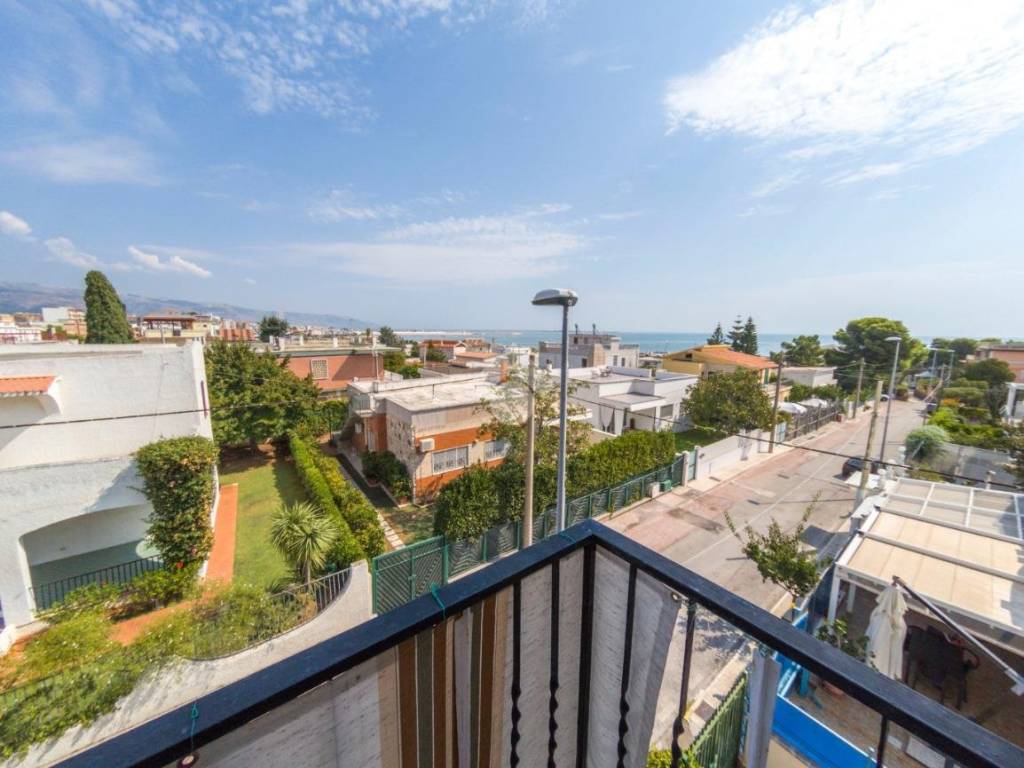 Appartamento a Manfredonia in Viale Aurelio Lucio, 17 - Foto 3