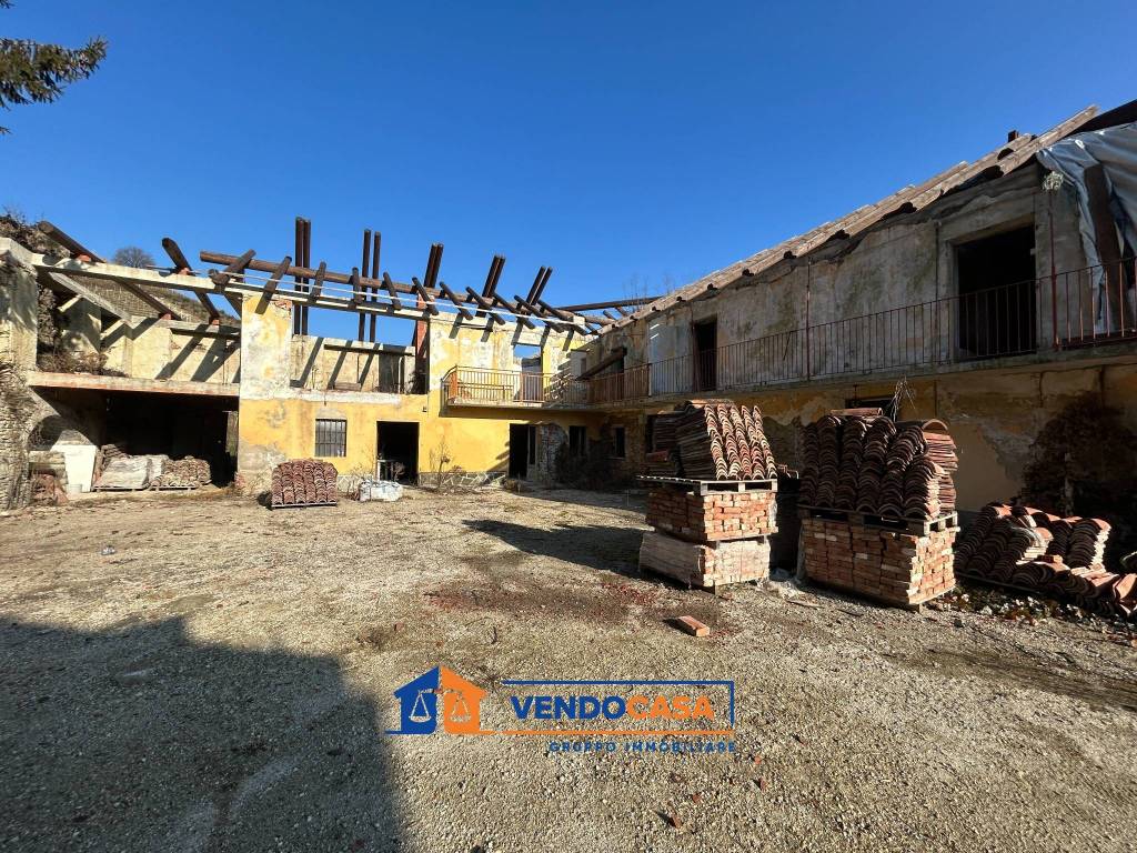 Rustico / casale a Alba in Frazione San Rocco Seno d'Elvio, 88 - Foto 2