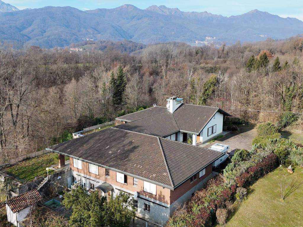 Villa a Borgosesia in Via Sorelle Ioretti, 2 - Foto 2