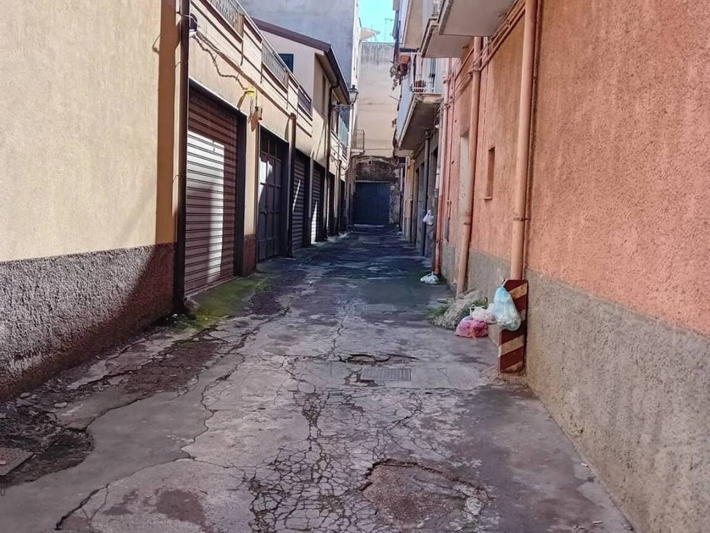 Box / garage a Adrano in Via Saturno, 5 - Foto 5