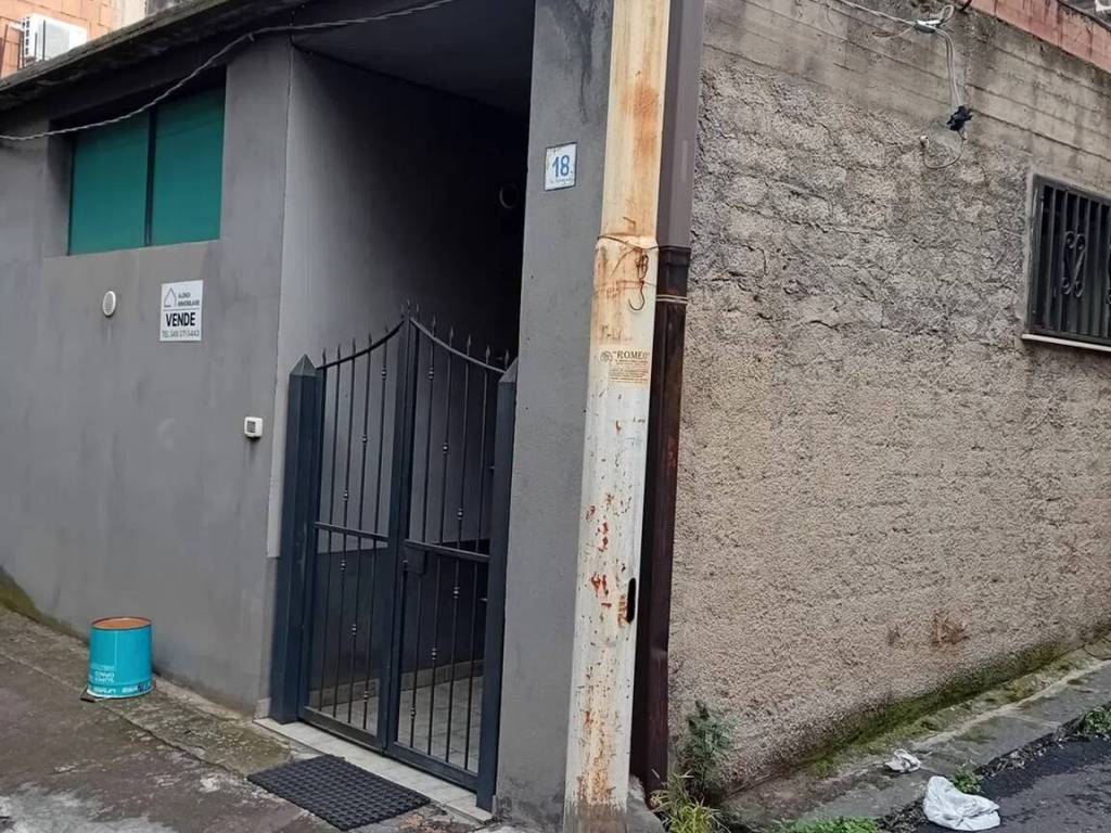 Box / garage a Biancavilla in Via Domodossola S.N.C. - Foto 4