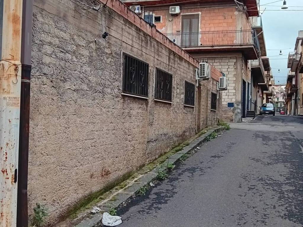 Box / garage a Biancavilla in Via Domodossola S.N.C. - Foto 5