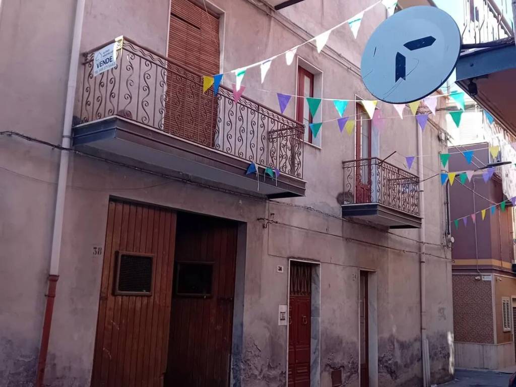 Villa a Adrano in Via Messina, 36 - Foto 2