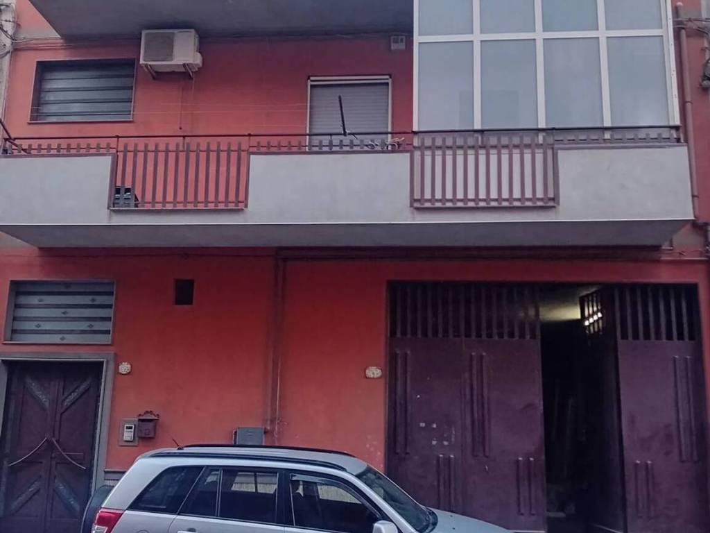Villa a Adrano in Via Della Vite, 7 - Foto 2