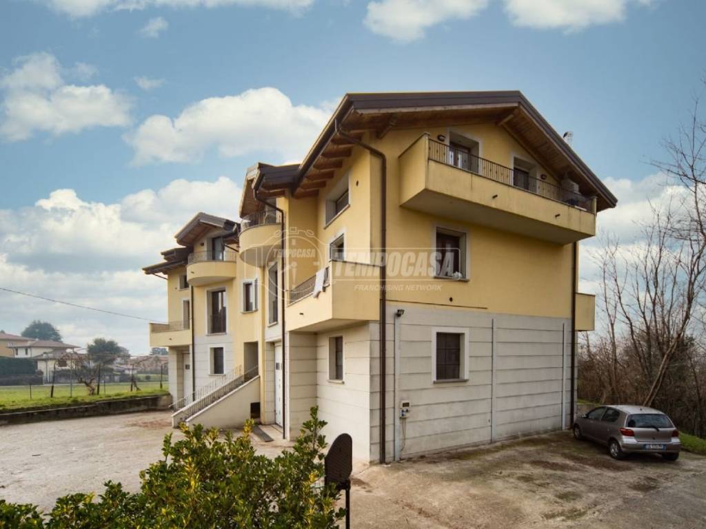 Appartamento a Cassago brianza in Via Tremoncino 52 - Foto 2