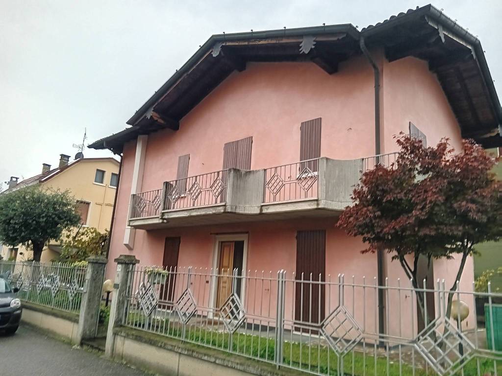 Villa a Brescia in Via dell'Adamello, 24 - Foto 2