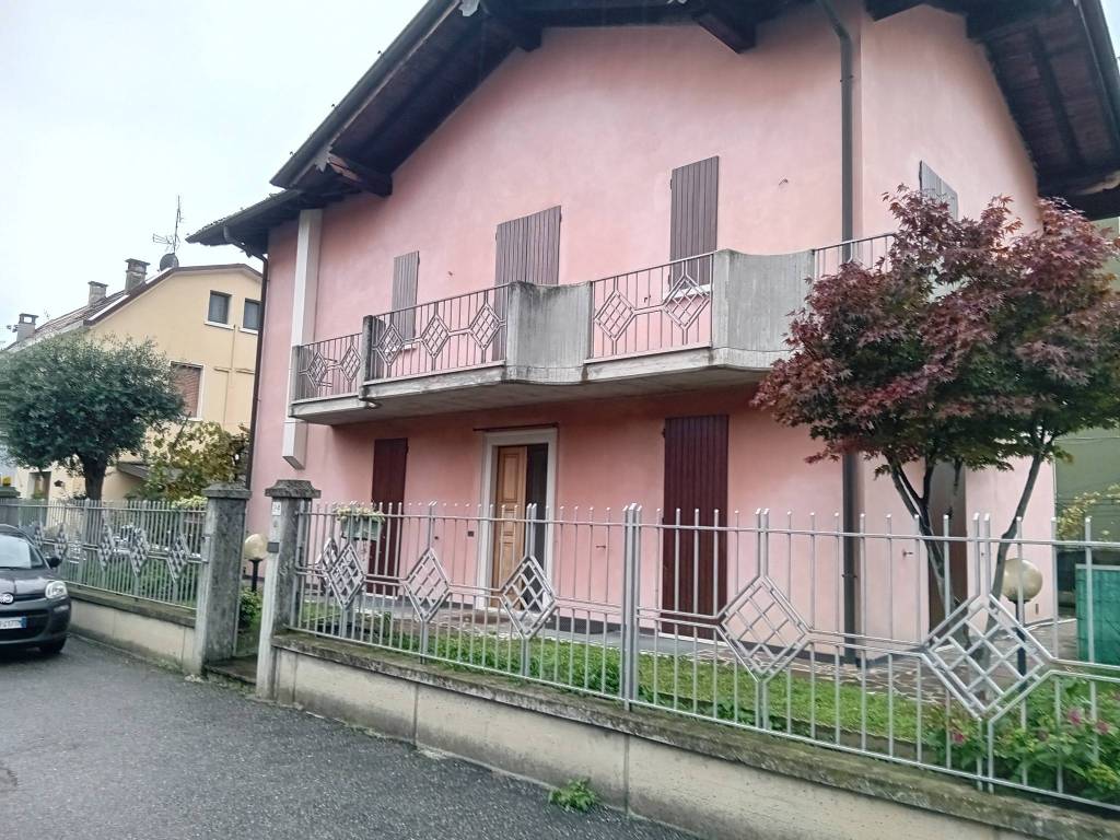 Villa a Brescia in Via dell'Adamello, 24 - Foto 3