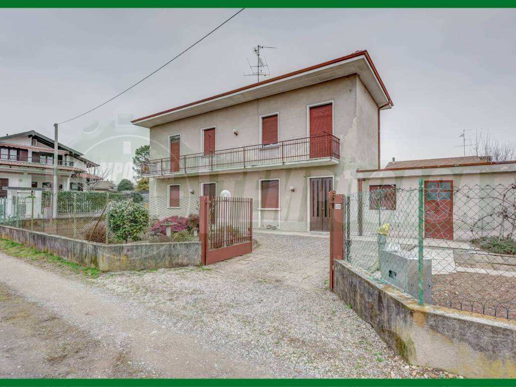 Villa a Samarate in Via Amatore Sciesa - Foto 2