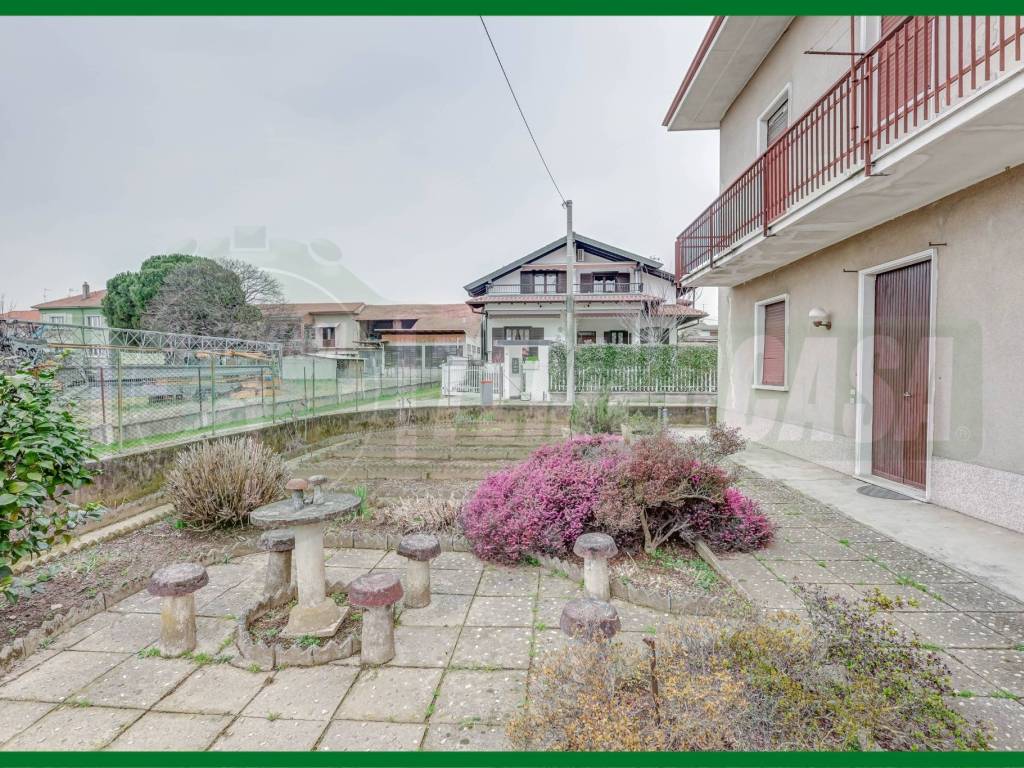 Villa a Samarate in Via Amatore Sciesa - Foto 5