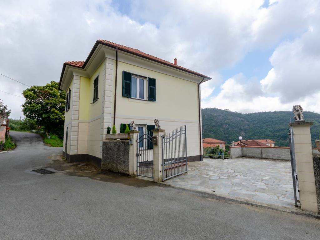 Villa a Castiglione chiavarese in Via del Carmo, 2 - Foto 2