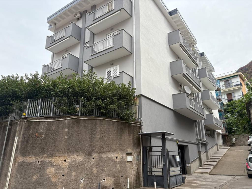 Appartamento a Cava de' tirreni in Via Eduardo De Filippis - Foto 3