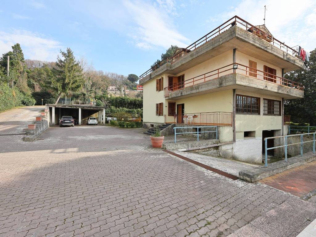 Villa a Cava de' tirreni in Via Maddalena - Foto 2