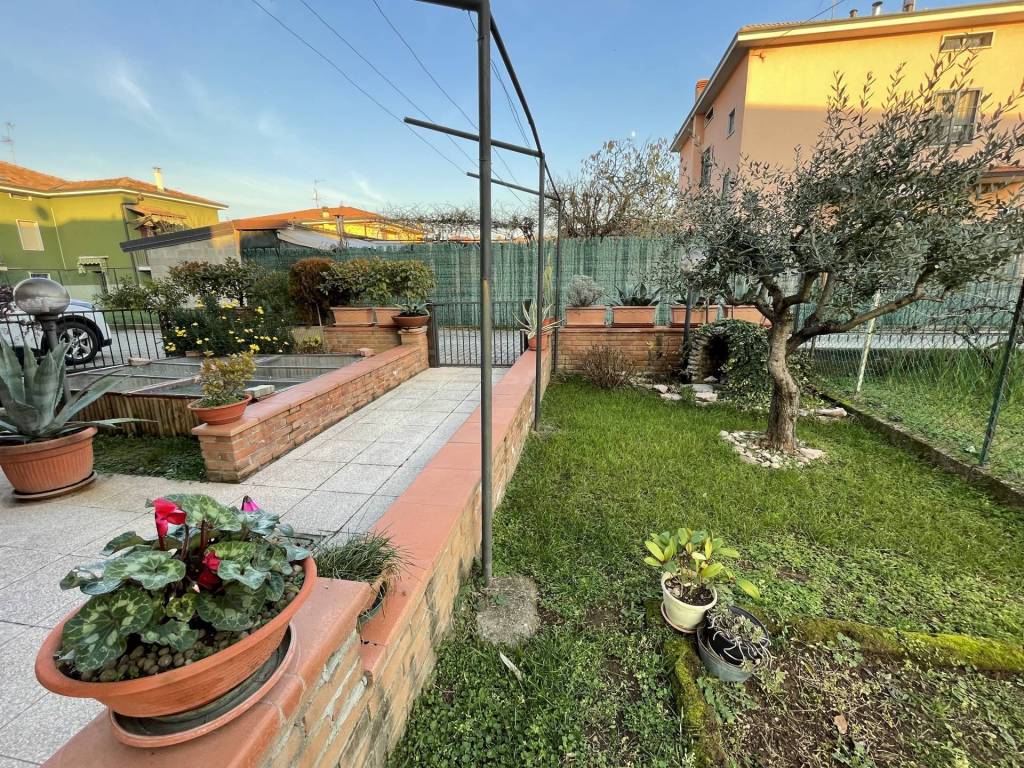 Villa a Osio sotto in Via G. Camozzi, 0 - Foto 3
