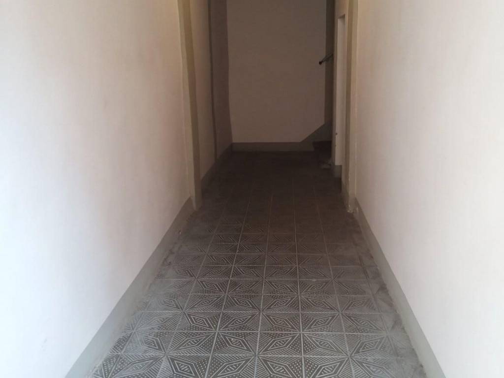 Appartamento a Castiglione del lago in Piazza C. Caporali, 4 - Foto 2