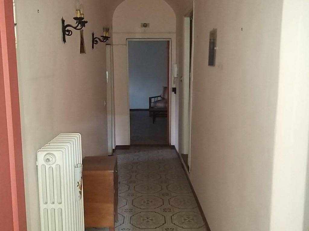 Appartamento a Castiglione del lago in Piazza C. Caporali, 4 - Foto 5