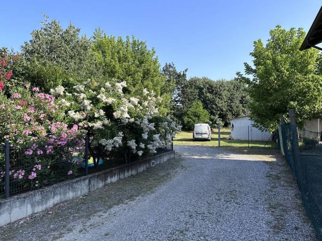 Terreno a Calvisano in Via Carpenedolo, 33 - Foto 2