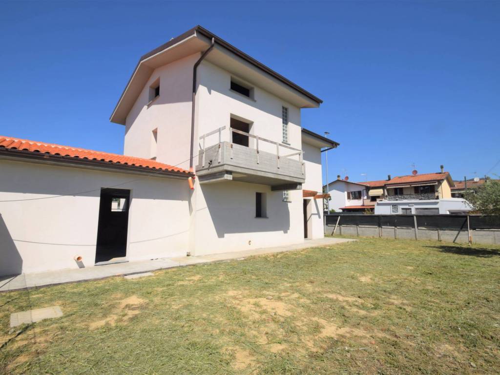 Villa a Massa e cozzile in Via Bruceto - Foto 5