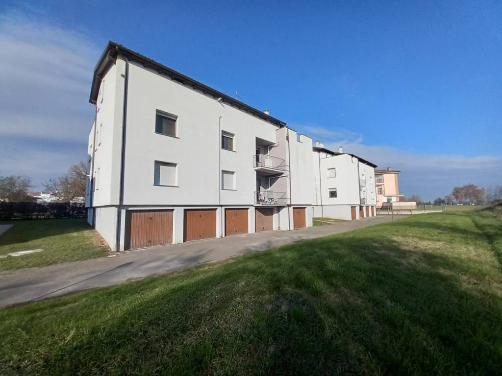 a San felice sul panaro in Via Ciro Menotti, 379 - Foto 2