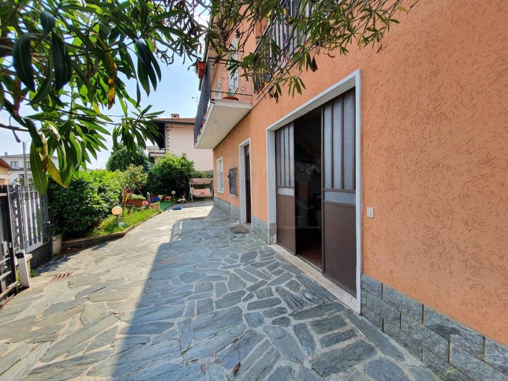 Villa a Cassano magnago in Via F. Buffoni - Foto 4