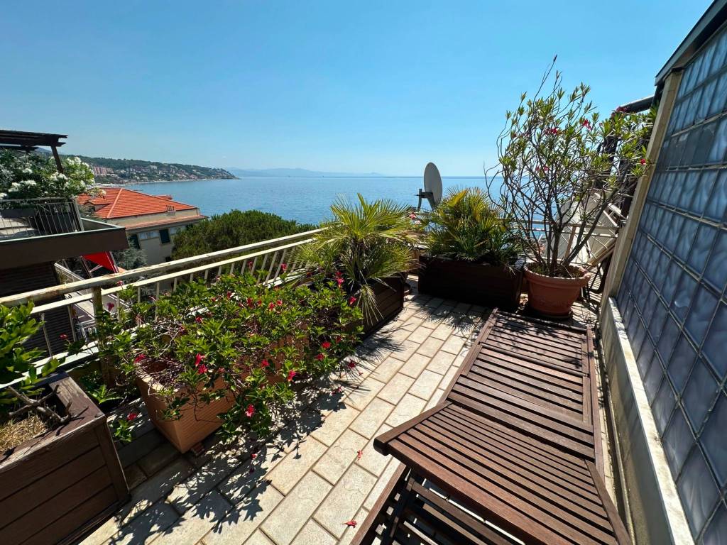 Appartamento a Cogoleto in Piazza Stella Maris - Foto 2