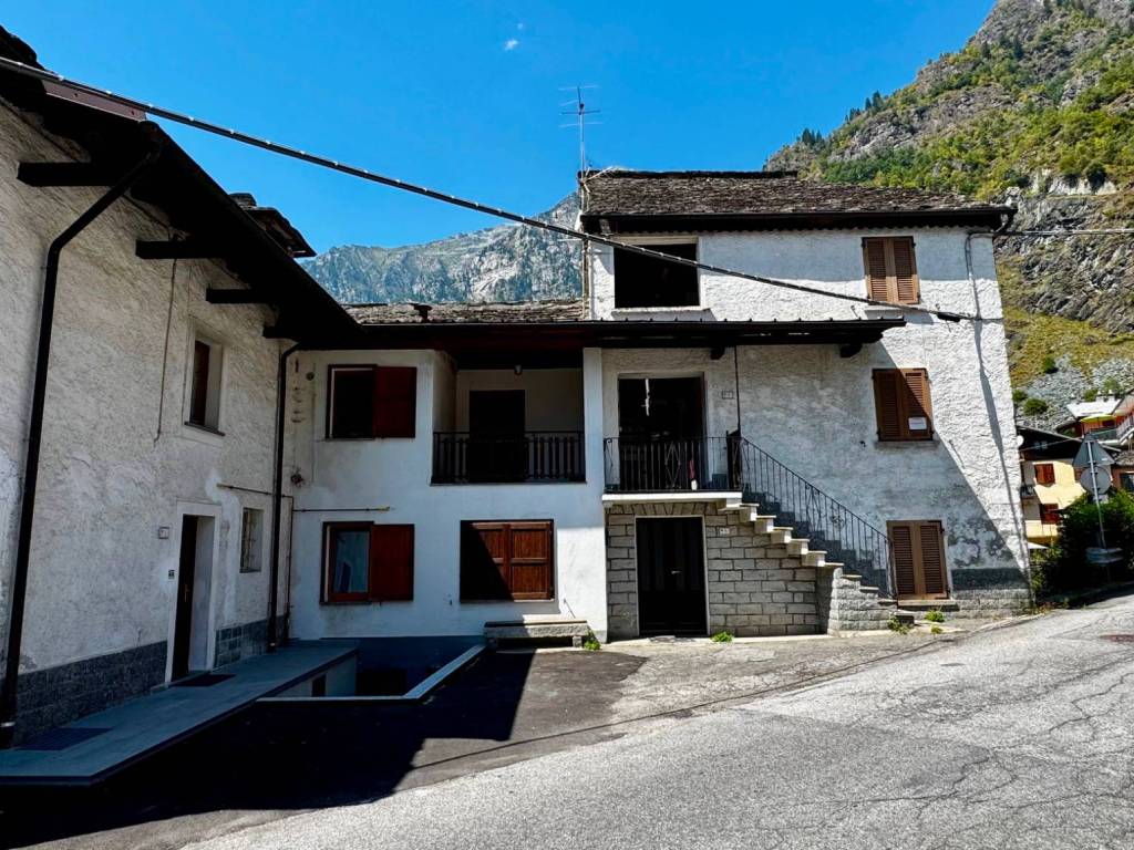 Appartamento a Antrona schieranco in Via Guglielmo Marconi, 4 - Foto 2