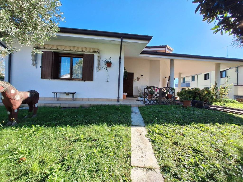 Villa a Maniago in Via Polcenigo, 5 - Foto 5