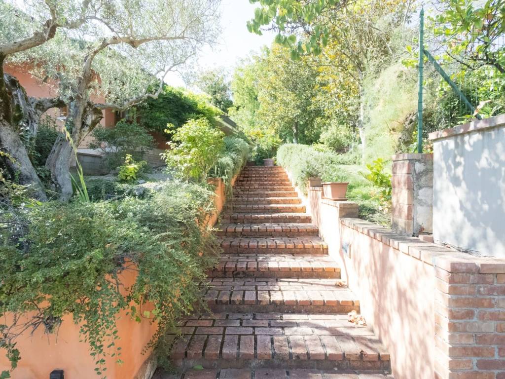 Villa a San leucio del sannio in Via A. De Longis, 6 - Foto 2