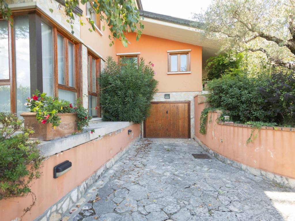 Villa a San leucio del sannio in Via A. De Longis, 6 - Foto 4