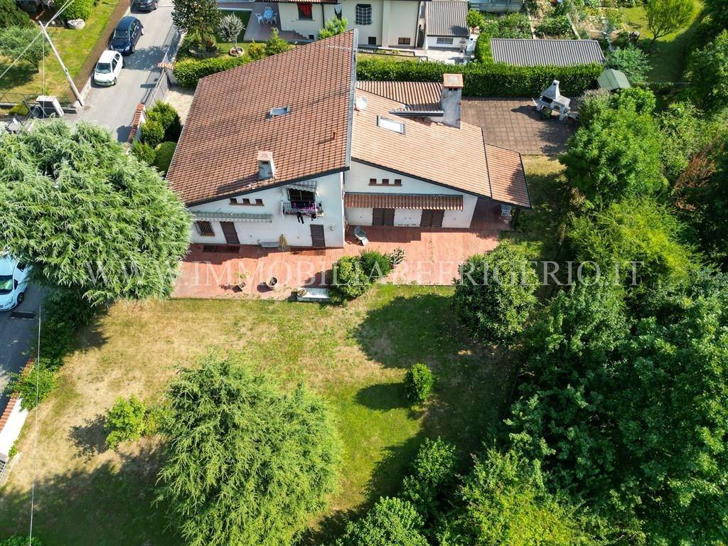 Villa a Caprino bergamasco in via Europa, 3 - Foto 2