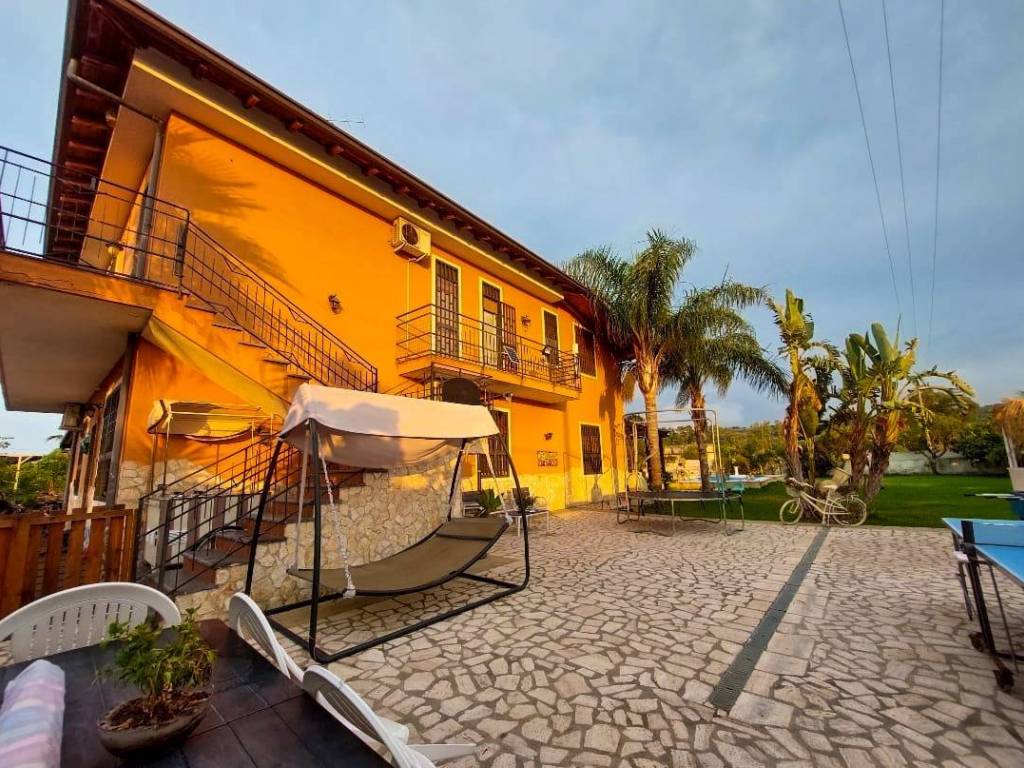 Villa a Augusta in Viale dei Fiori - Foto 2
