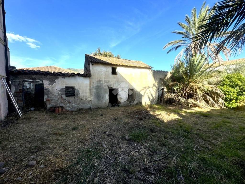 Casa indipendente a San vito in Via Chiesa, 8 - Foto 3