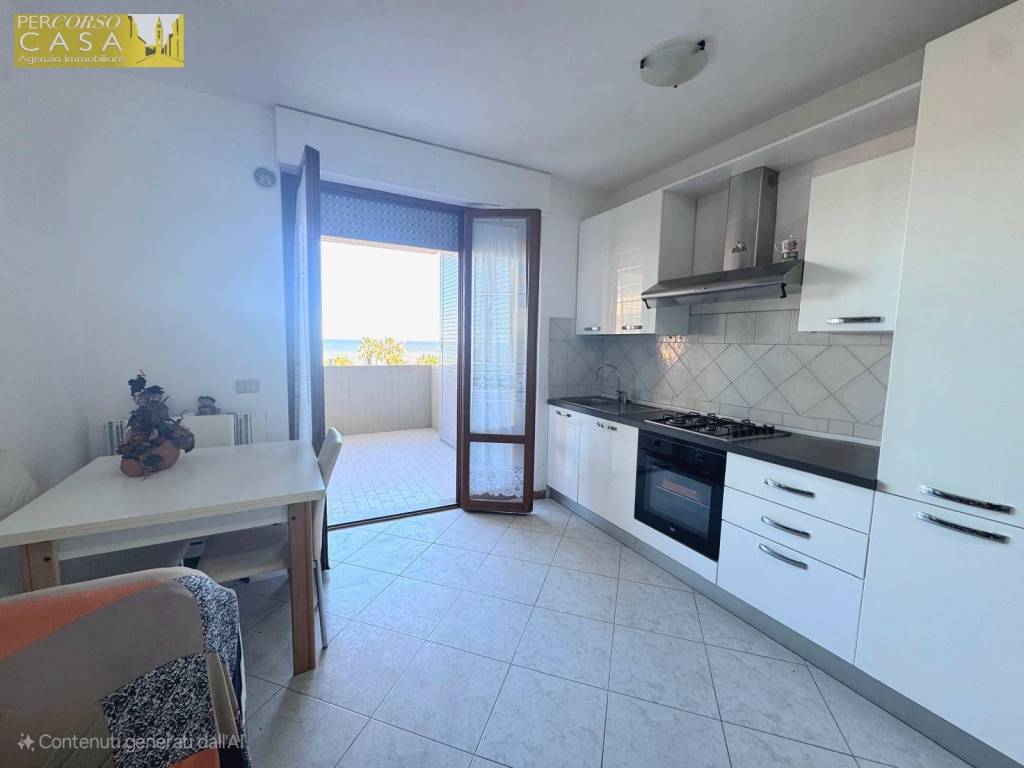 Appartamento a Tortoreto in LUNGOMARE SIRENA - PRIMA FILA - FRONTE MARE - Foto 2