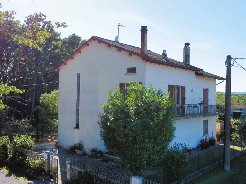 Villa a Gubbio in Via Montefiore - Foto 2