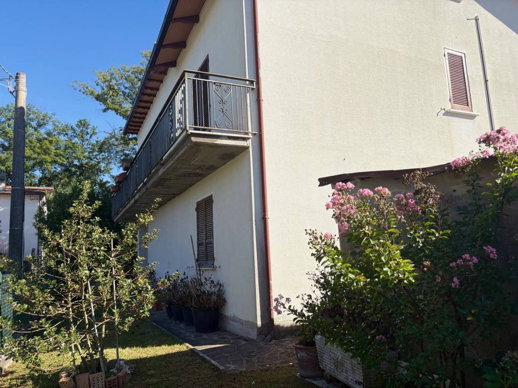 Villa a Gubbio in Via Montefiore - Foto 5