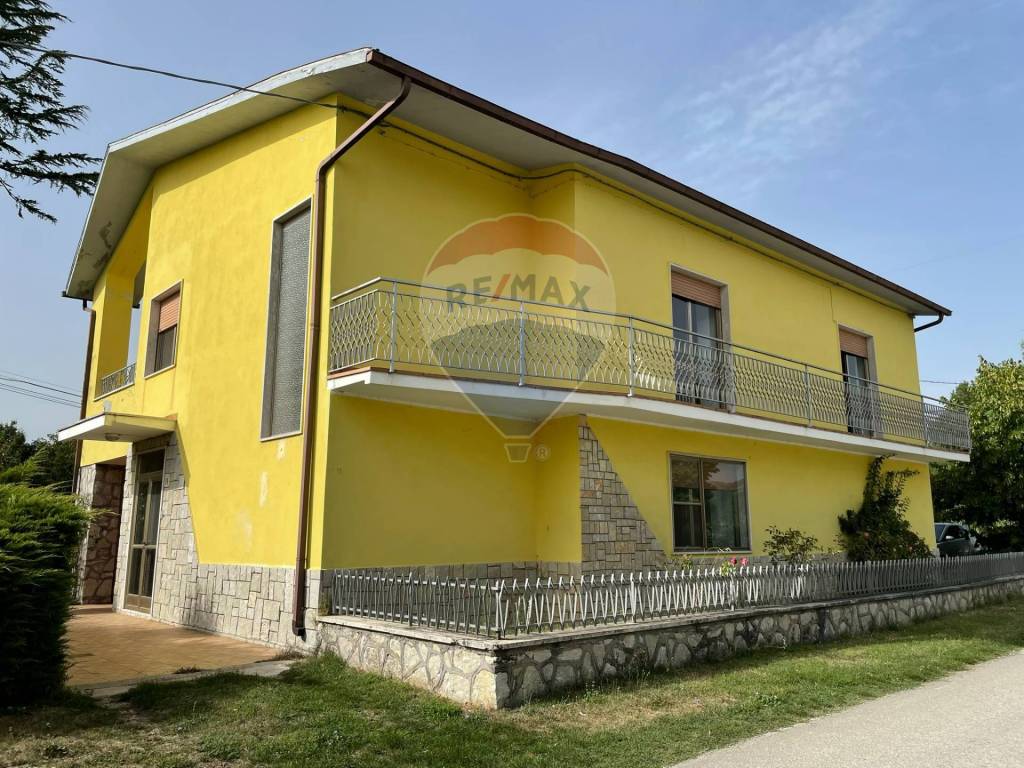 Casa indipendente a Rocchetta a volturno in Via Strada Provinciale, 11 - Foto 2